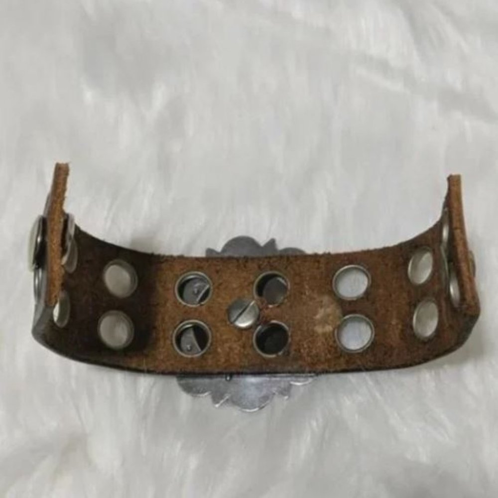Leather Flower Rhinestone Bracelet - Picture 4 of 5